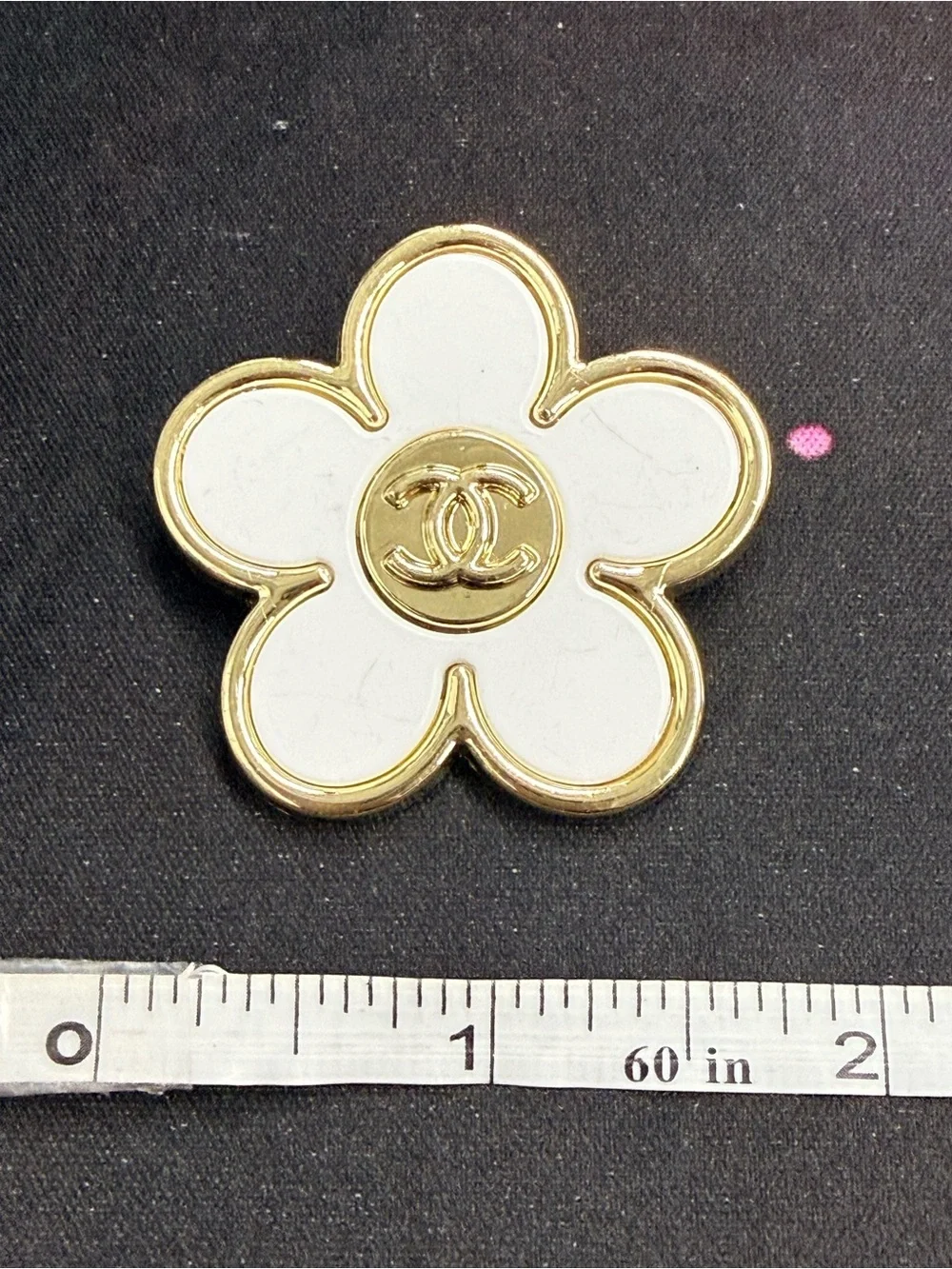 Fashion Jewelry White and Gold Flower Brooch